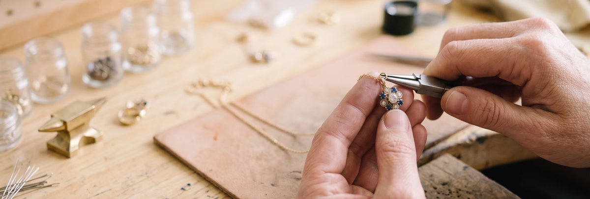 Jewelry Repair Restoration logo