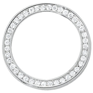 14K White Gold Multi-Diamond Circle Pendant