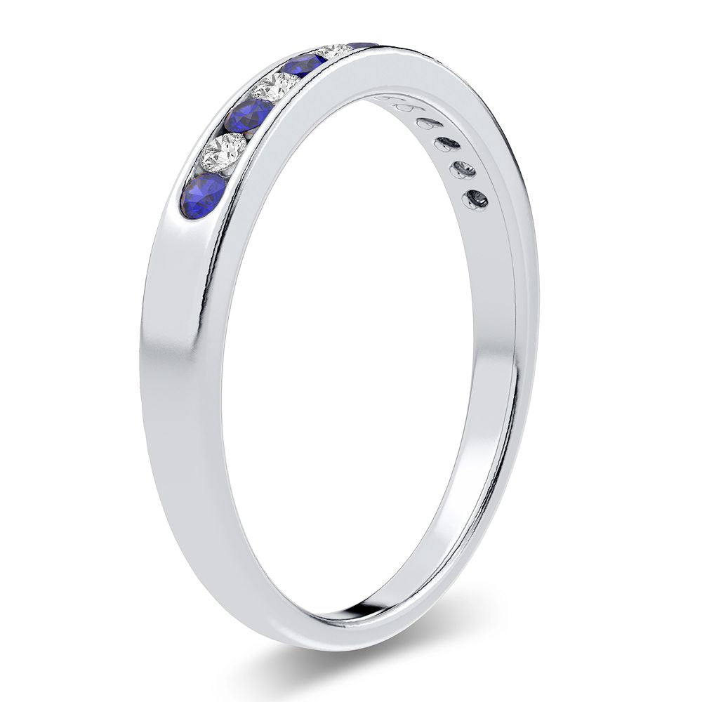 Chic 14k White Gold Lab Diamond Minimalist Womens Band