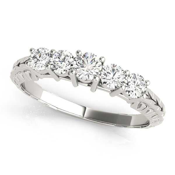18K White Gold Round Diamond Wedding Ring