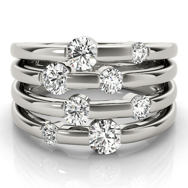 18K White Gold Round Diamond Fashion Ring