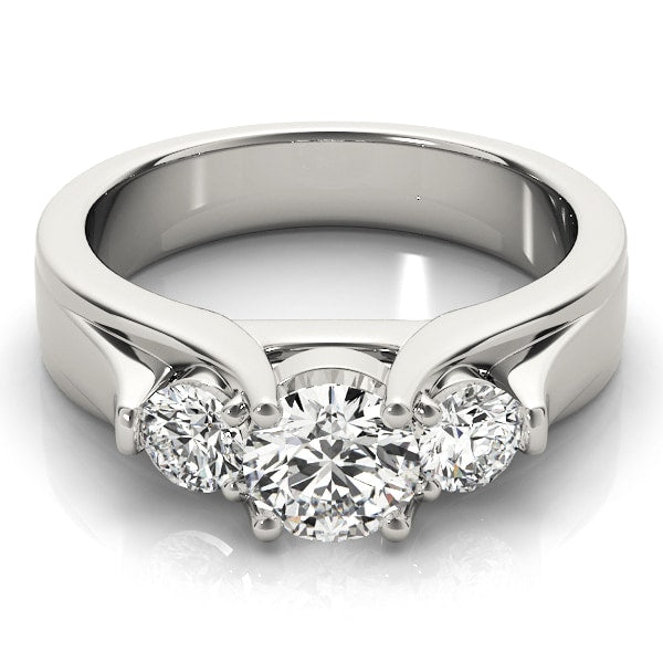 ENGAGEMENT RINGS 3 STONE ROUND