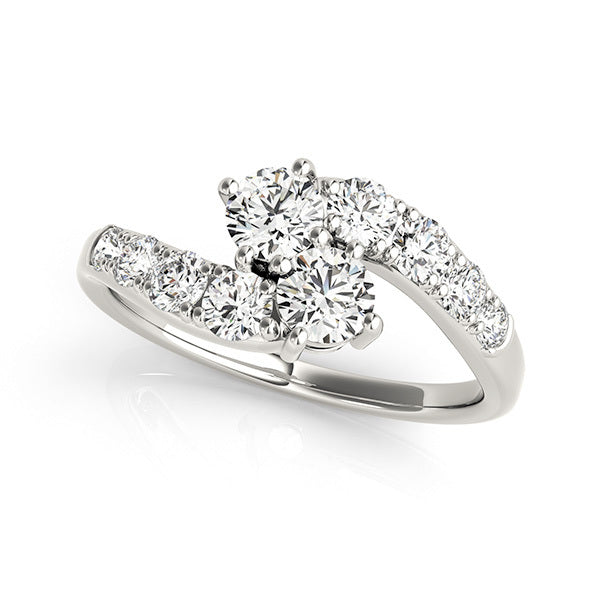 18K White Gold Round Diamond Fashion Ring
