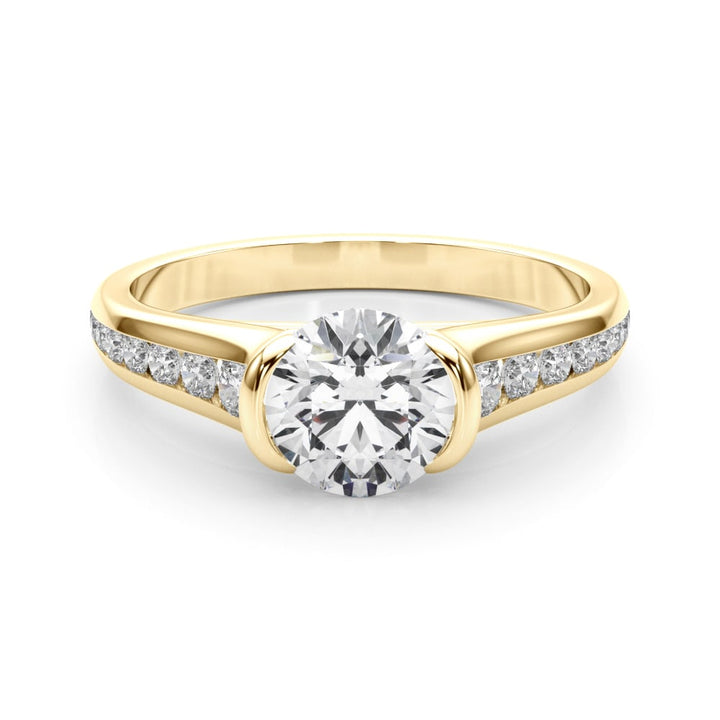 ENGAGEMENT RING ROUND CENTER