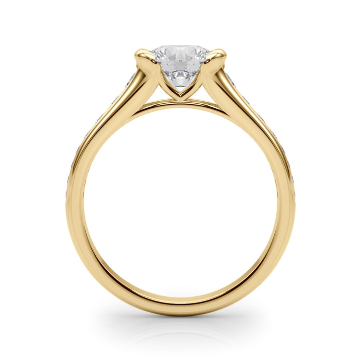 ENGAGEMENT RING ROUND CENTER