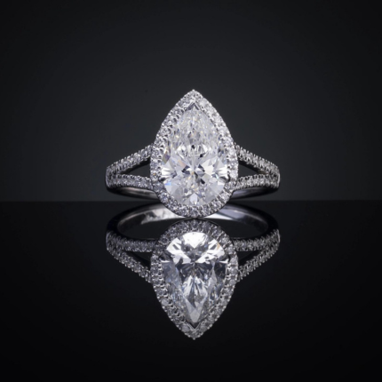 14K WHITE GOLDSplit Shank Ring